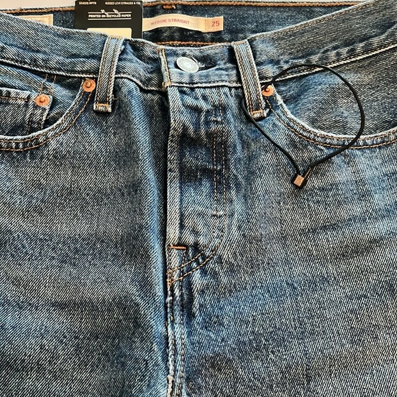 Levi’s Wedgie Straight High Rise NWT Size 25 - Picture 15 of 16